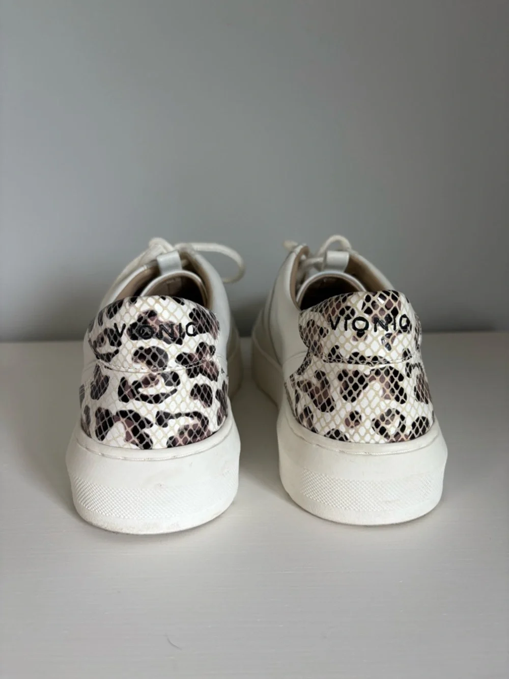 Vionic Simasa White Leather Chunky Platform Sneakers Snakeskin Trim 7